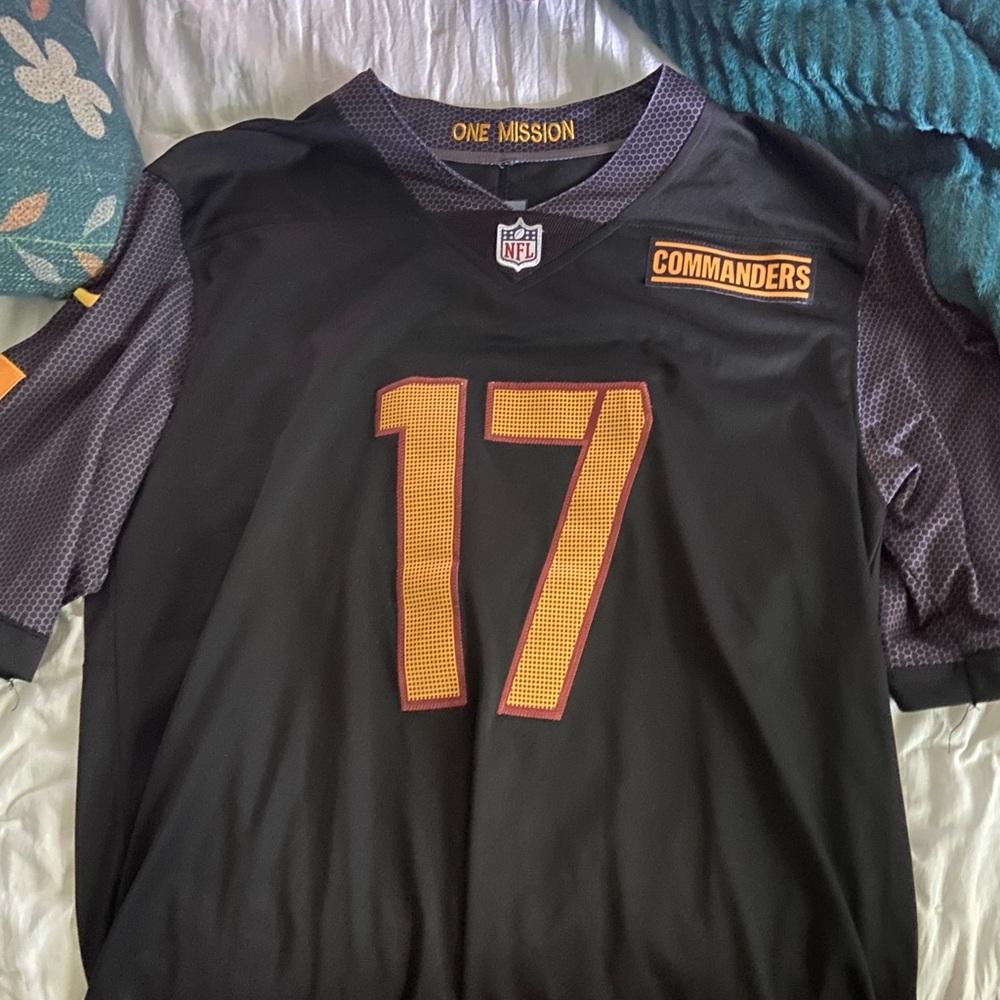 NFL commanders jersey